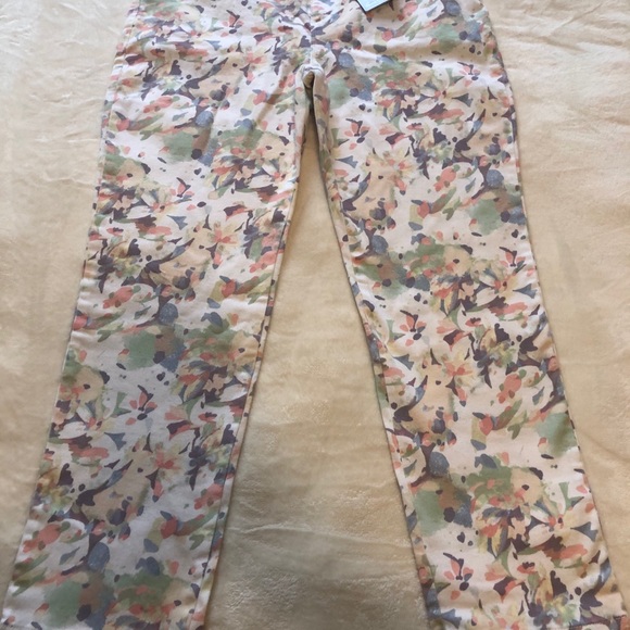 NWT Gloria Vanderbilt slimming jean classic rise - Picture 2 of 8